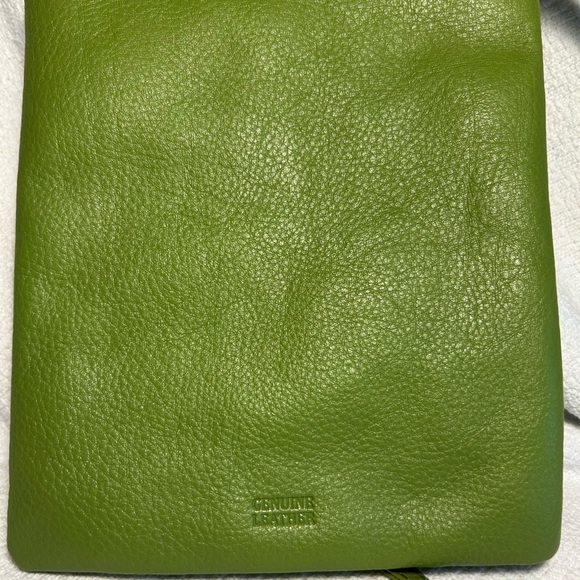 Green Leather Crossbody Bag - Picture 3 of 4